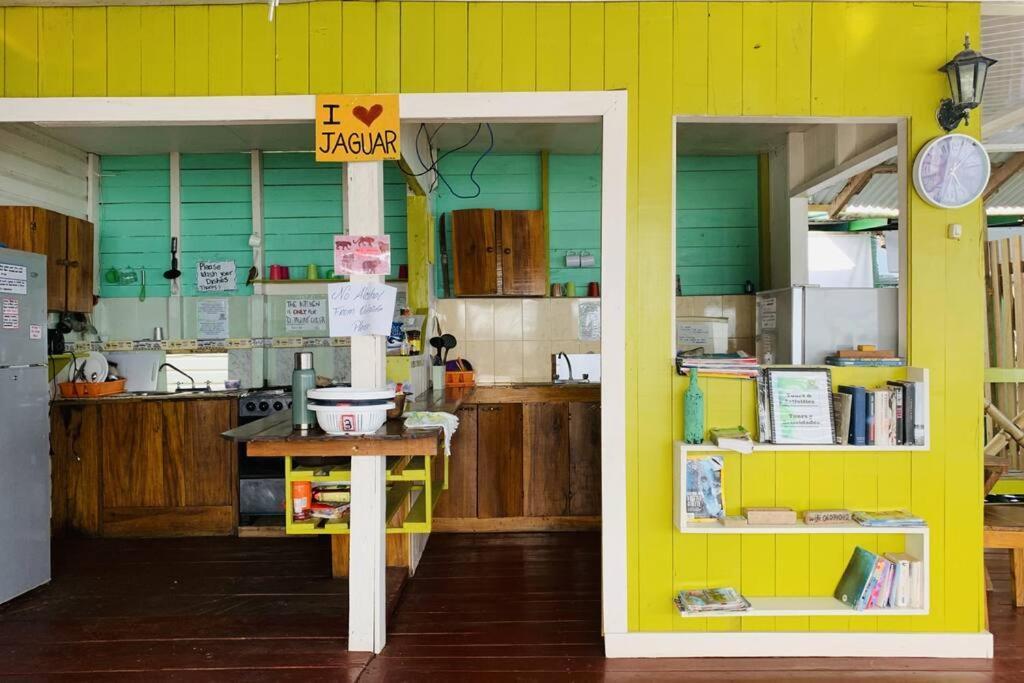 El Jaguar Hostel Bocas Town Ngoại thất bức ảnh